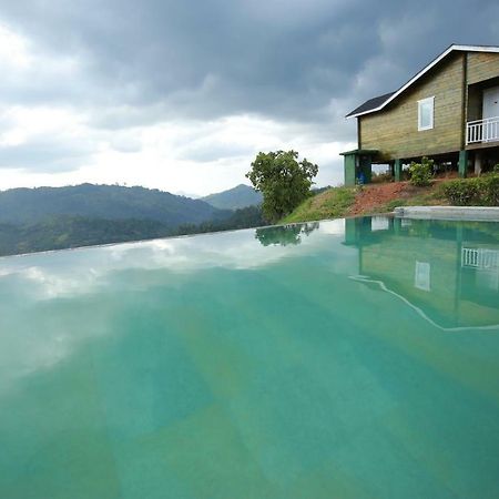 The Secret Ella Hotel Passara Bagian luar foto