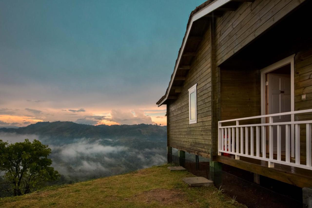 The Secret Ella Hotel Passara Bagian luar foto
