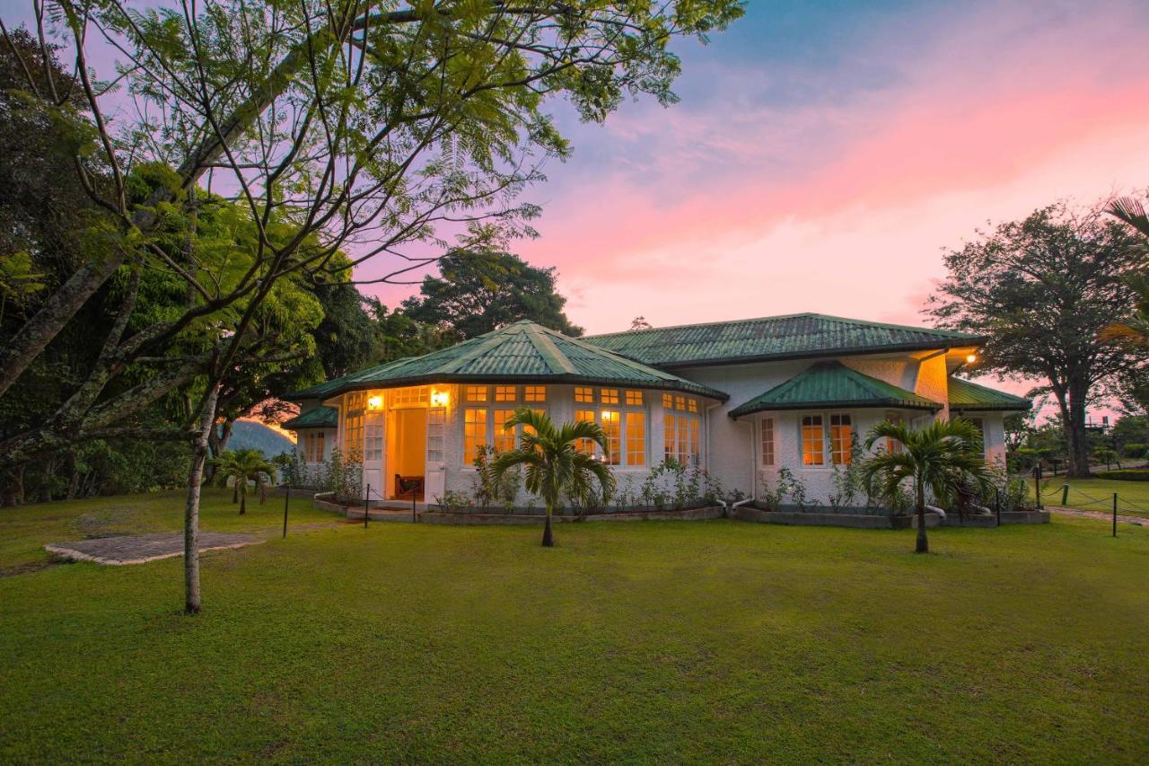 The Secret Ella Hotel Passara Bagian luar foto