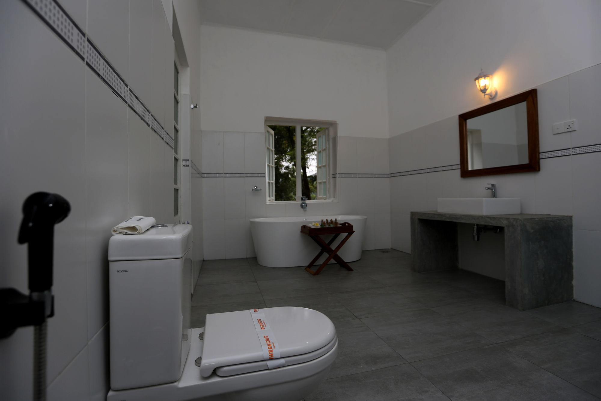 The Secret Ella Hotel Passara Bagian luar foto